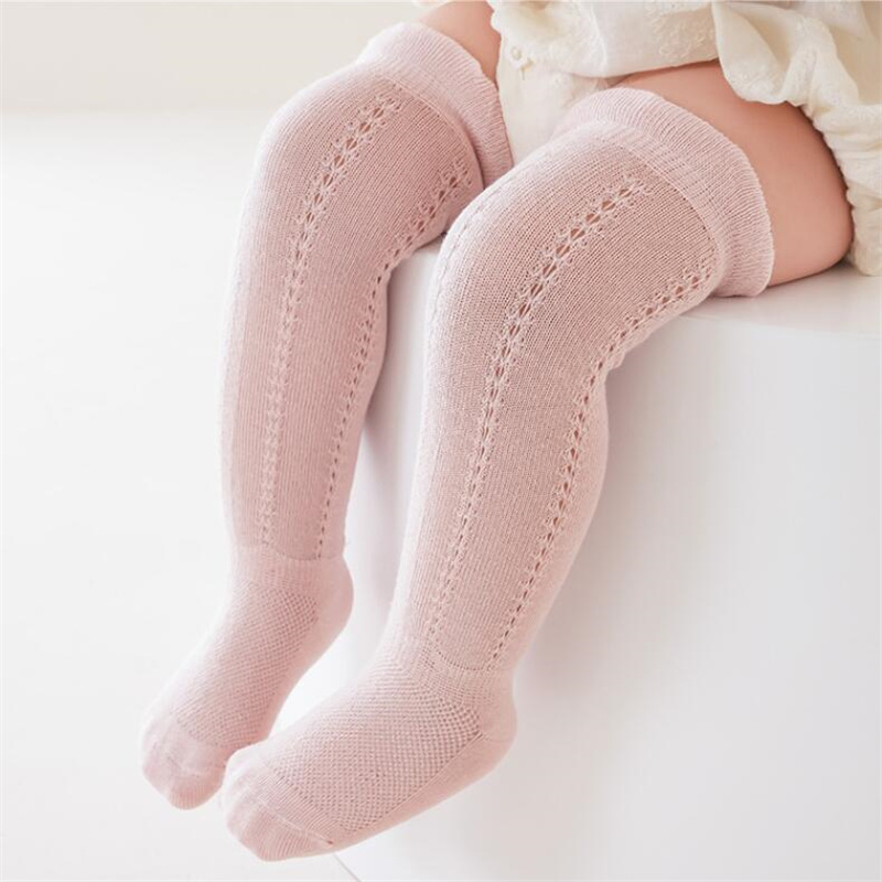 Baby uitgehold lange sokken ad - Baby Sock Oximeter recensie en prijs